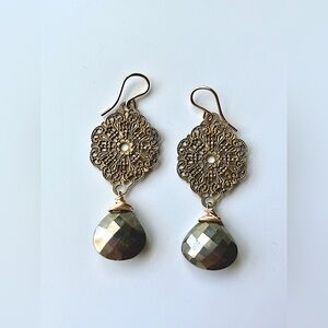 Gold Earring with brown Bead